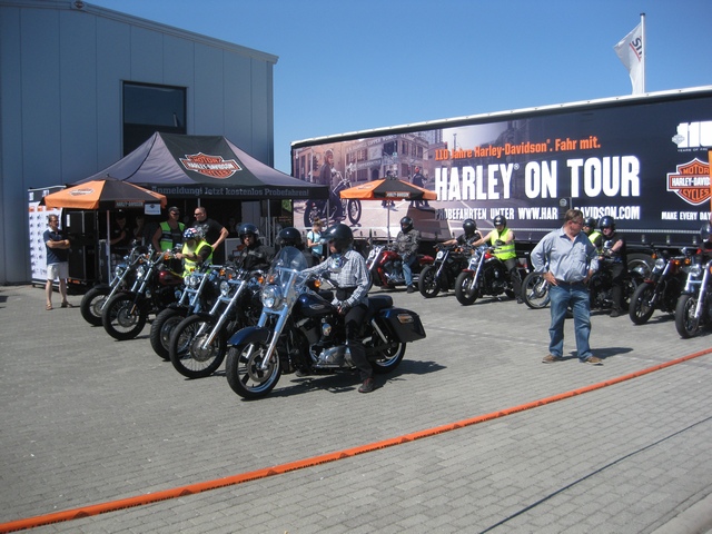 Harley_on_Tour_2.JPG