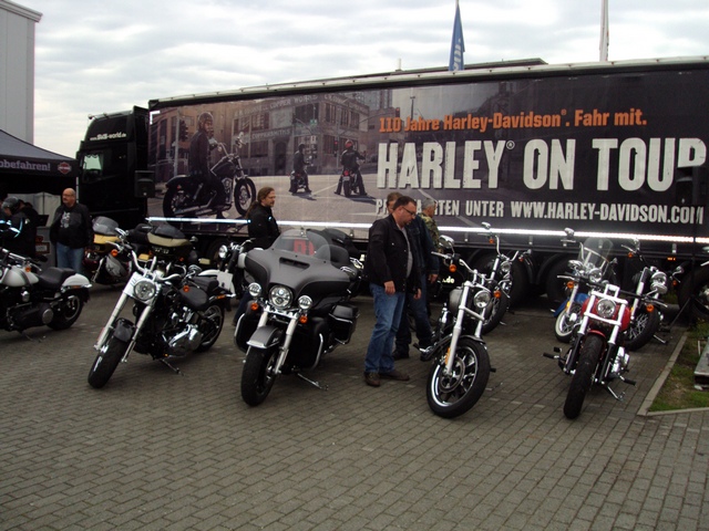 Harley on Tour & Beach'n Barbecue Party  1.jpg -                                