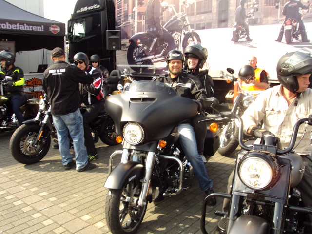 Harley on Tour & Beach'n Barbecue Party  14.jpg -                                