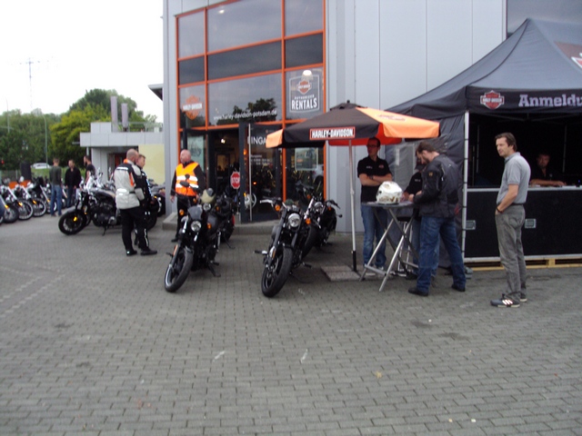 Harley on Tour & Beach'n Barbecue Party  2.jpg -                                